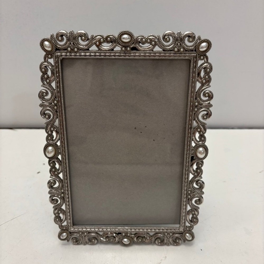 Silver tone with pearls picture frame